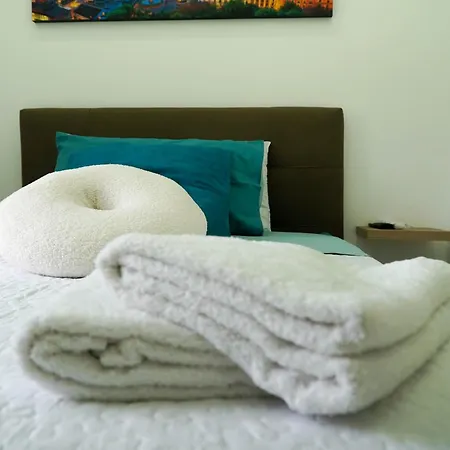 Bed & Breakfast Maison Sanità 3*